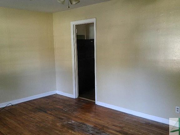 4th image of 1313 E 70th St