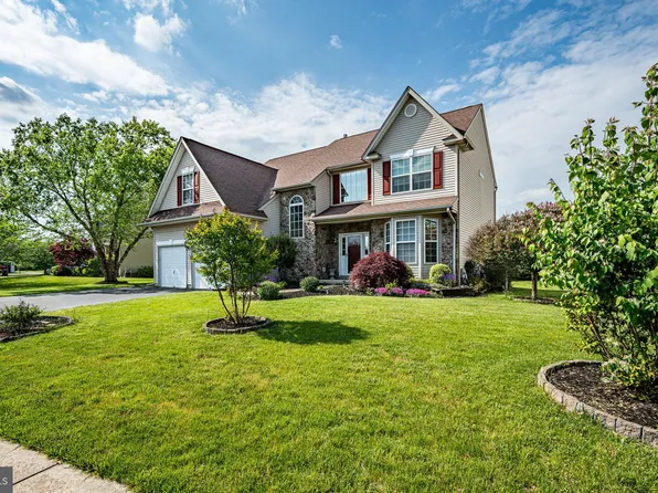 2459 Jessica Dr, Gilbertsville, PA 19525