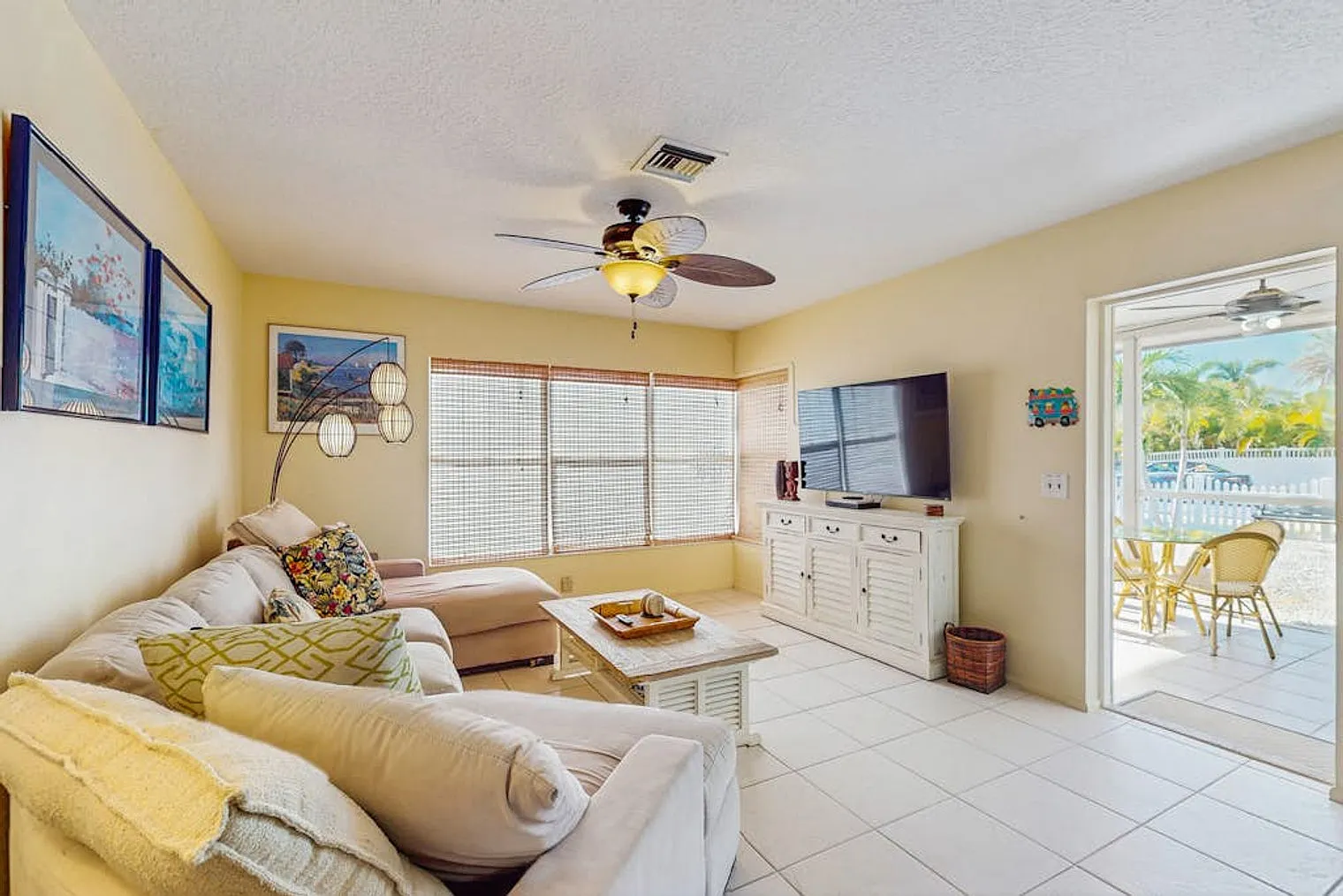 2 bed, 1.0 bath, 828 sqft, $3,530 — Photo 2