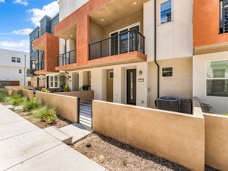 27568 Heron Pl — Photo 2