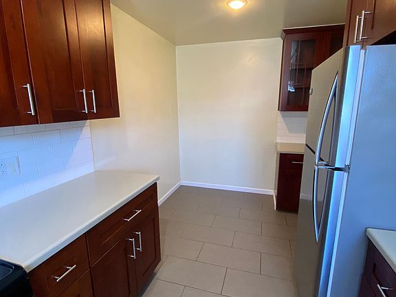 4th image of 2851 Gough St