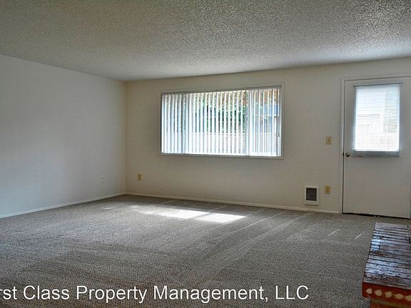 2nd image of 280 NE 34th Pl