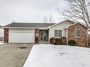 1560 Meadow Lark Rd, Lincoln, NE 68521