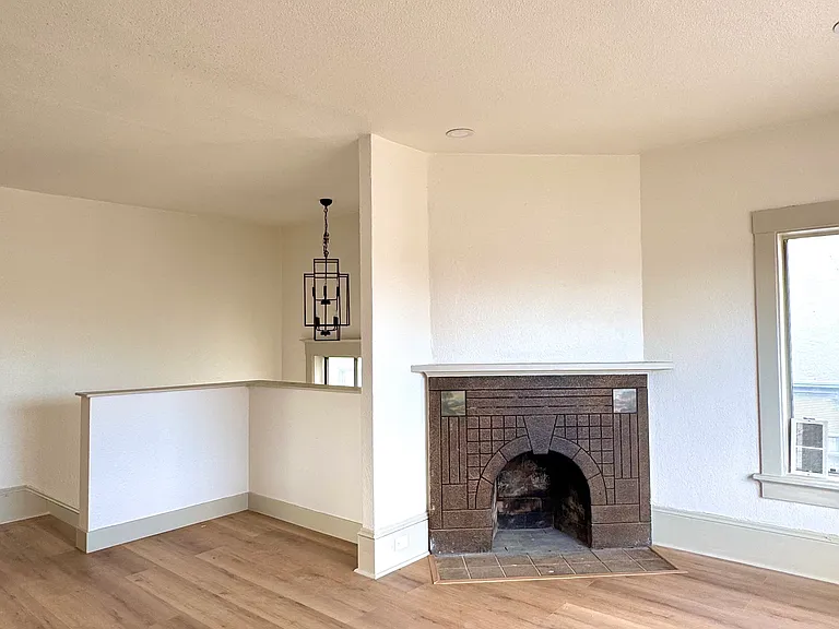 1068 Aileen St #B — Photo 1