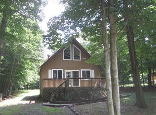85 Ridge Dr, Gouldsboro, PA 18424
