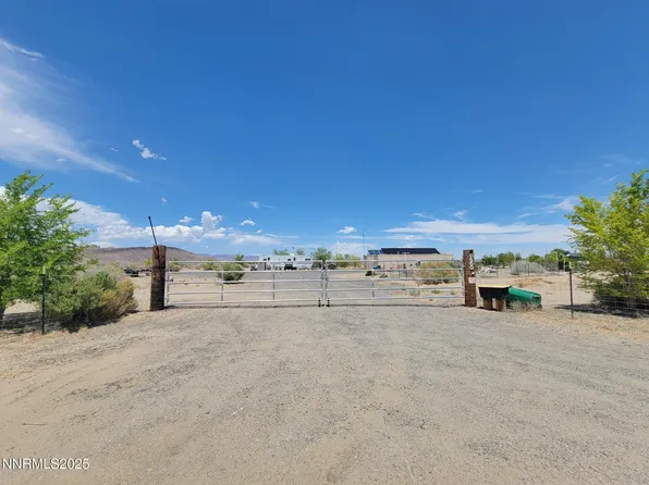 9850 Via Camino St, Silver Springs, NV 89429