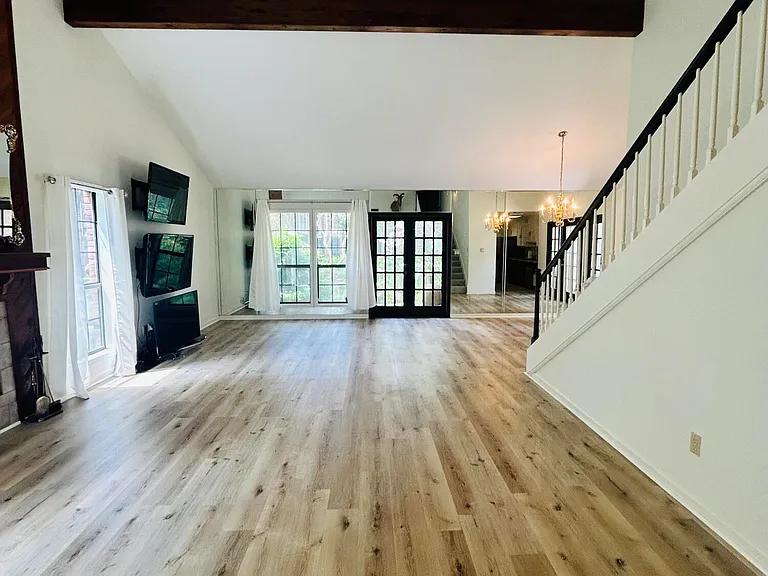 604 Briargate Walk Cir — Photo 2
