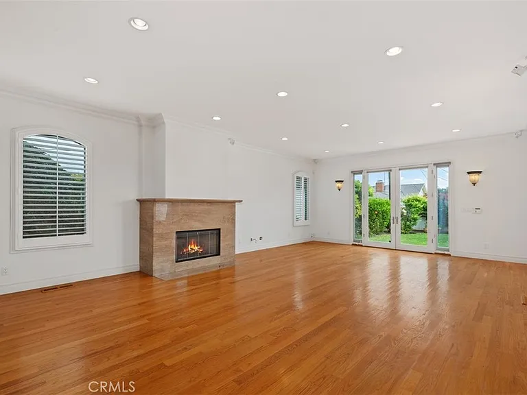 7822 Truxton Ave — Photo 6