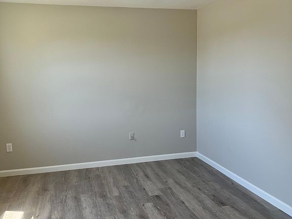 4th image of 421 Villa Dr #421