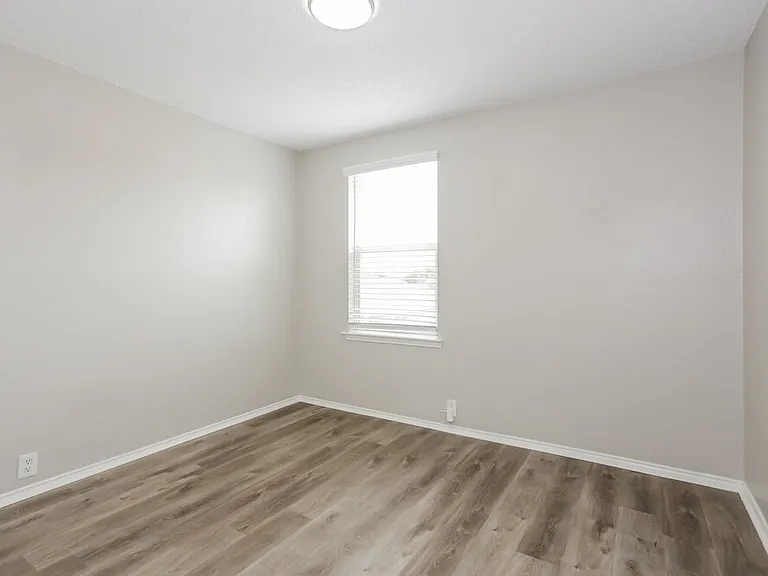 1711 Berkeley Dr — Photo 14