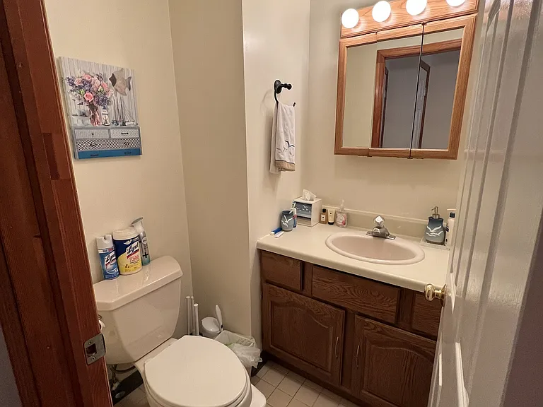 5 Roosevelt Ave #B — Photo 37