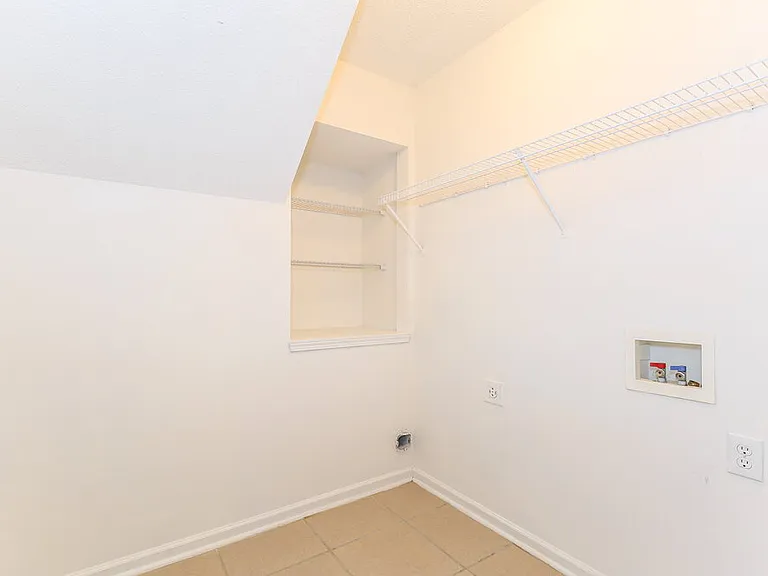 15239 Pangborn Pl — Photo 11