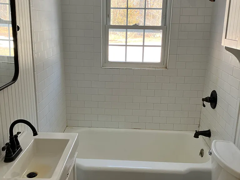 Haddam House — Photo 7