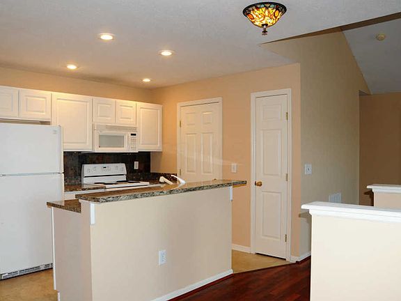 5th image of 5582 Viningbrook Dr