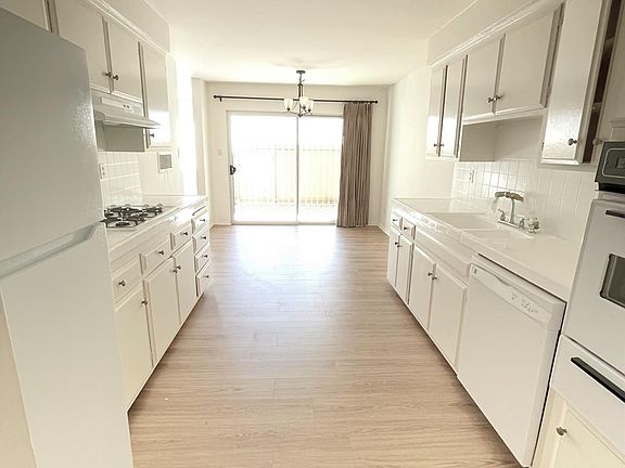 3rd image of 2242 20th St APT 1