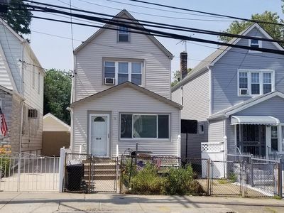 11915 115th Ave, Jamaica, NY, 11420