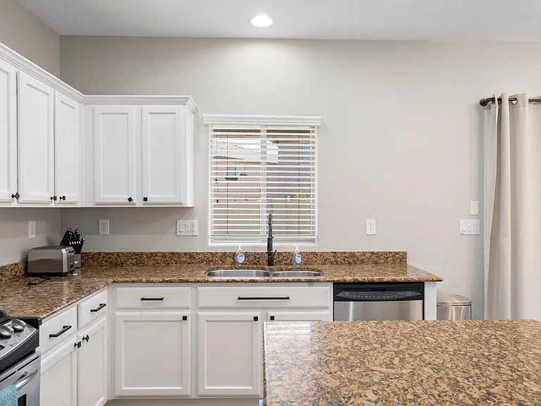 2519 W Desert Vista Trl — Photo 9