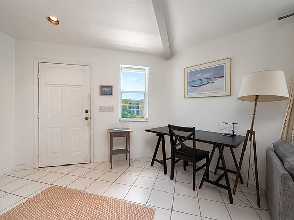 4th image of 17037 Bonita Ln W