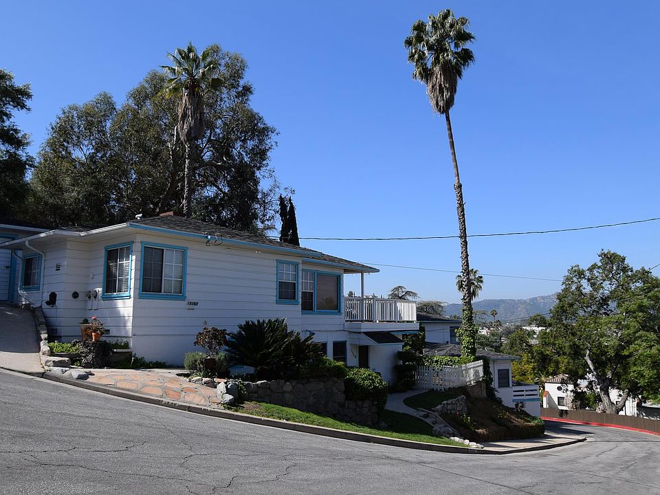 1st image of 1506 Verd Oaks Dr Unit B