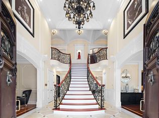 1068 Arcadian Way, Fort Lee, NJ 07024