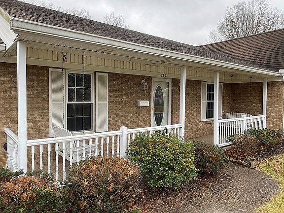 3rd image of 757 Isaac Shelby Cir W