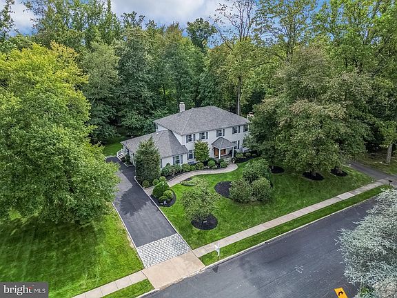 3rd image of 1611 Benjamin Dr