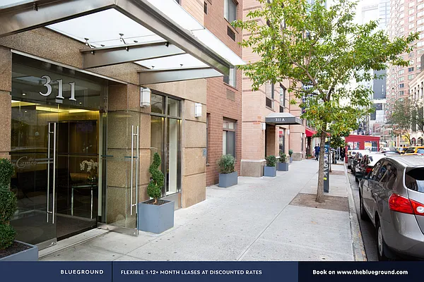 Rented by The Blueground | media 90