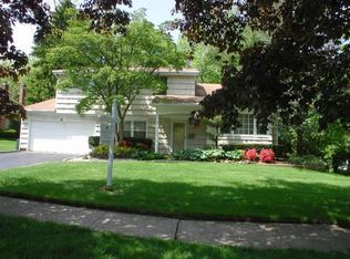 2 Duesenberg Dr, East Norwich, NY 11732