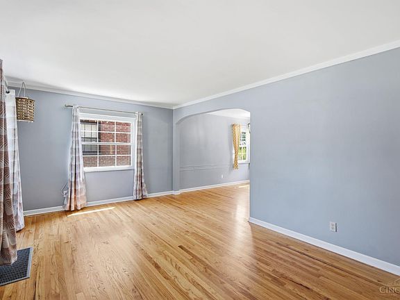5th image of 939 Winsray Ct