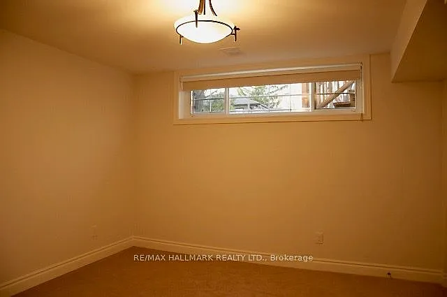162 Combe Ave — Photo 13