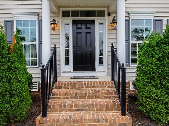 2nd image of 4938 Amberwell Place Gln