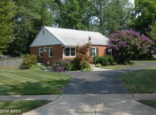 7539 Burnside Ct, Falls Church, VA 22043