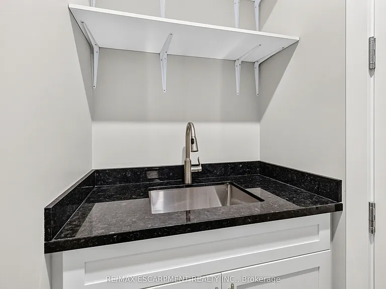 640 Sauve St #602 — Photo 16