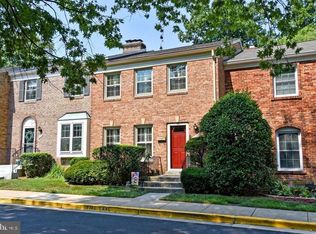 3136 Hartwick Ln, Fairfax, VA 22031