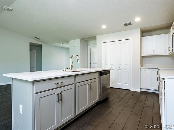 5th image of 2422 Travelers Palm Dr