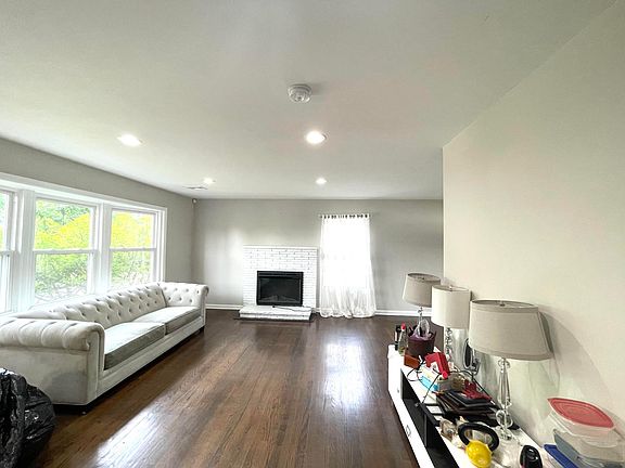 2nd image of 25 Hegeman Ave