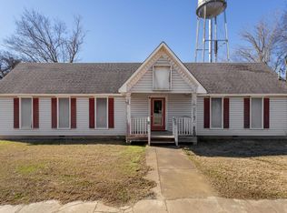 8725 Main St, Leighton, AL 35646