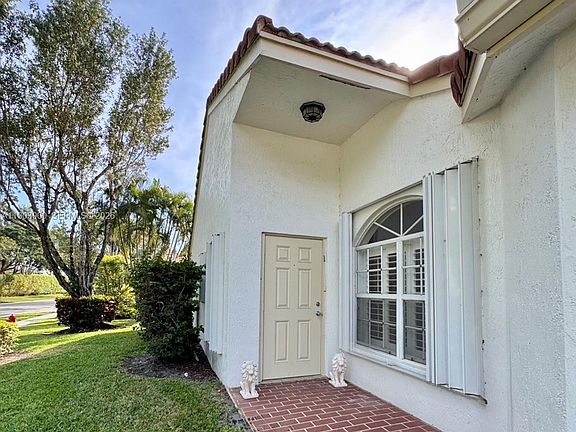 4th image of 6050 Heliconia Rd #6050