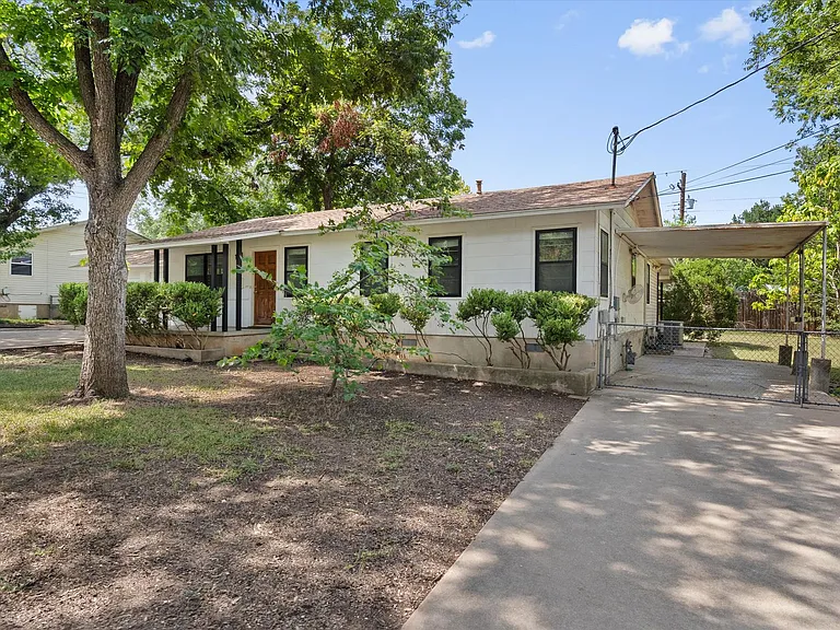4402 Terrilance Dr — Photo 32