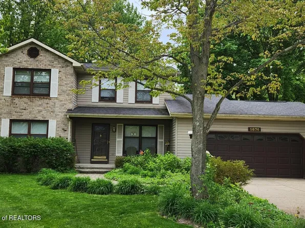 5836 Wood Valley Dr, Haslett, MI 48840