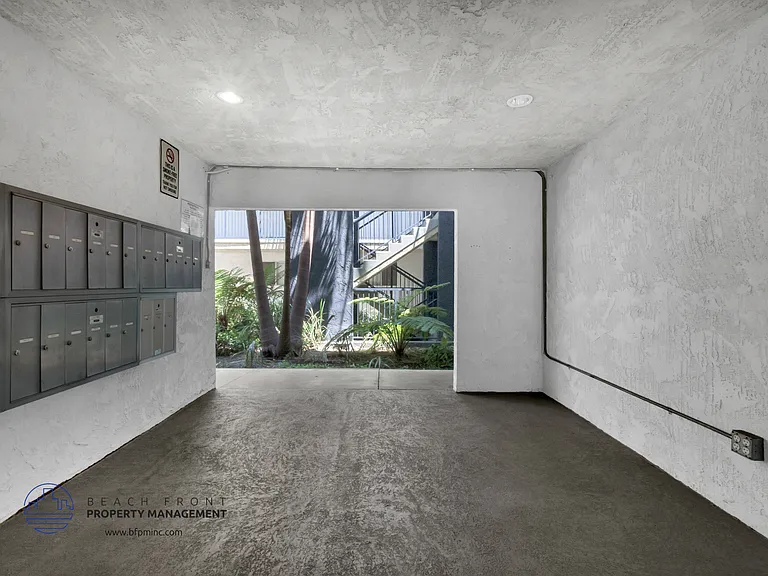 740 W 24th St. — Photo 44