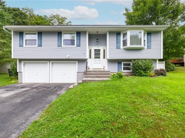 52 Cardinal Drive, Poughkeepsie, NY 12601