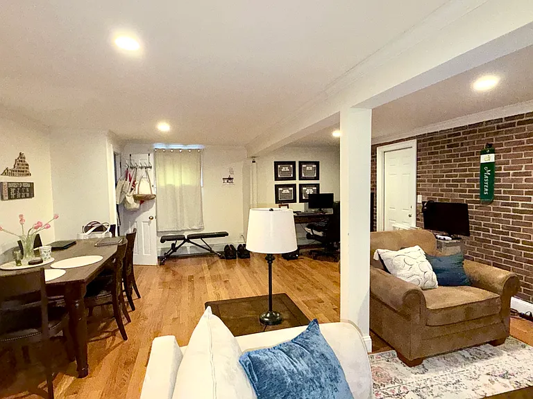 8 Kenwood St #B — Photo 6