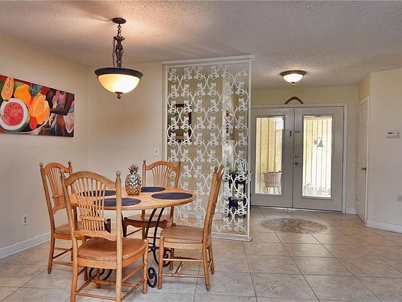 5th image of 1133 NW Pine Lake Dr