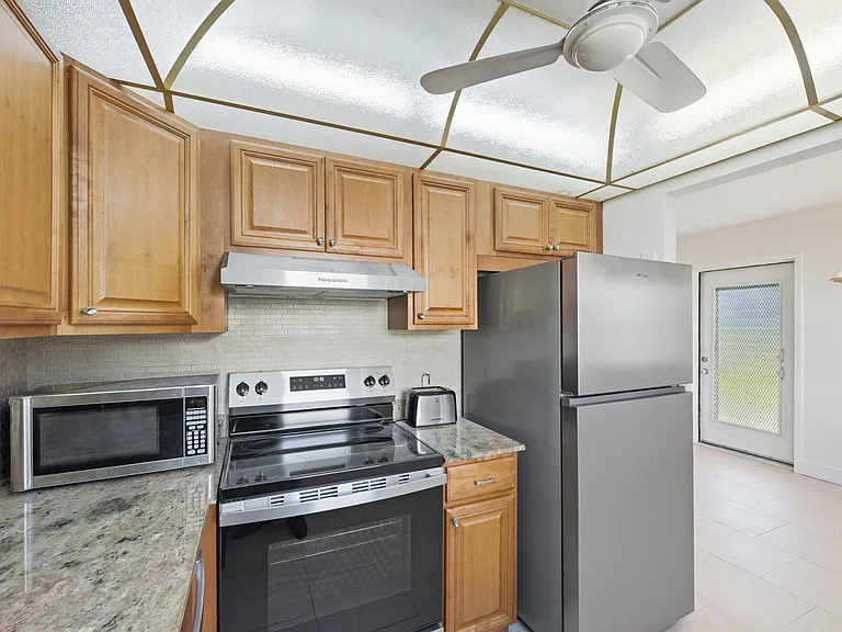 452 Brittany Dr #J — Photo 5