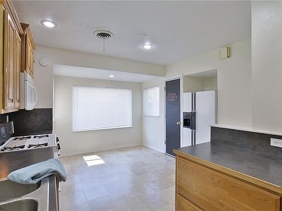 4th image of 3217 Sayles Blvd