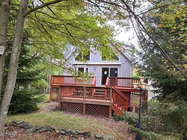 1059 Lakeland Dr, Lake Ariel, PA 18436