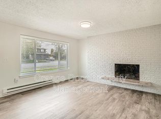 1005 11th St NW #1, Puyallup, WA 98371