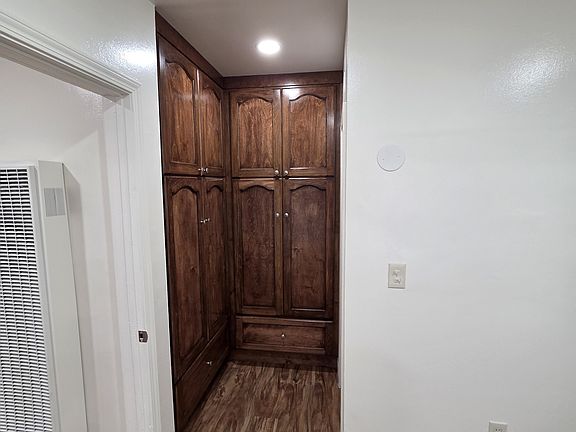 2nd image of 2639 E Monroe St #1/2