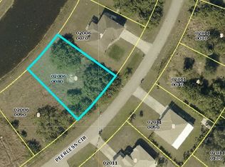 516 Peerless Cir, Lehigh Acres, FL 33974